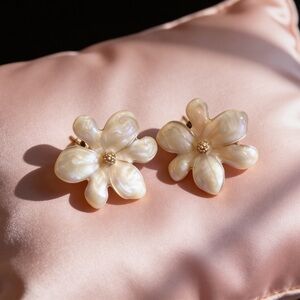 Pearlescent Flower Stud Earrings